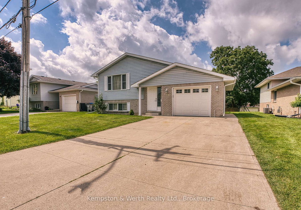718-edgar-street-w-north-perth-ontario-x13512152