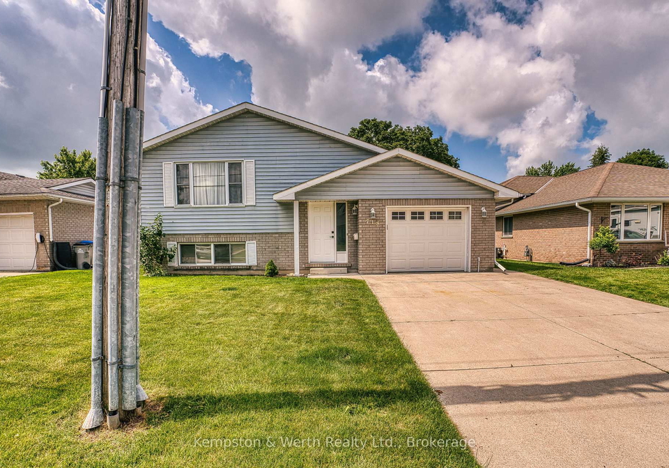 718-edgar-street-w-north-perth-ontario-x13512152