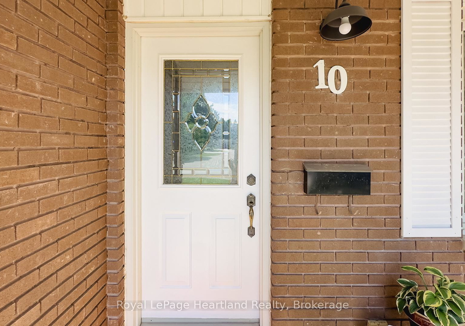 10-bissett-court-central-huron-ontario-x13512336