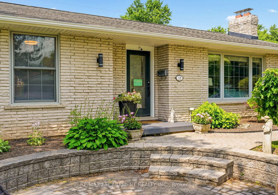 18-fireside-drive-hamilton-ontario-x13512366