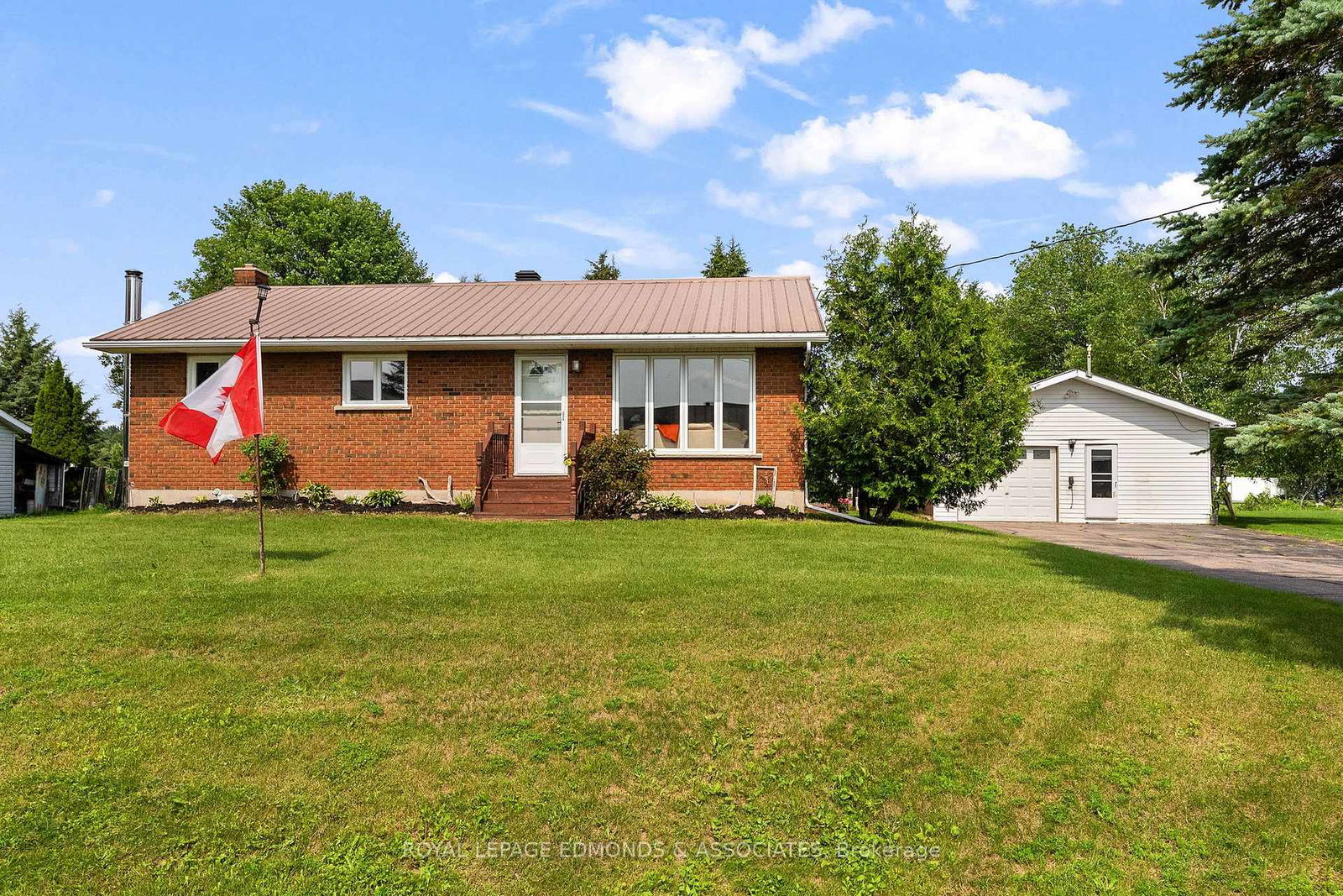 31-carol-street-laurentian-valley-ontario-x13512586