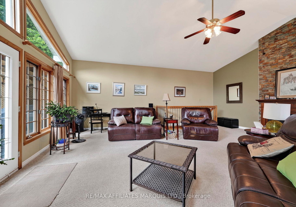 1489-holy-cross-boulevard-cornwall-ontario-x13512976