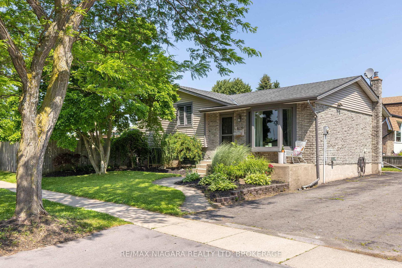 8229-rideau-street-niagara-falls-ontario-x13512986