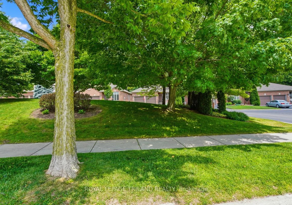 10-cadeau-terrace-london-south-ontario-x13513546