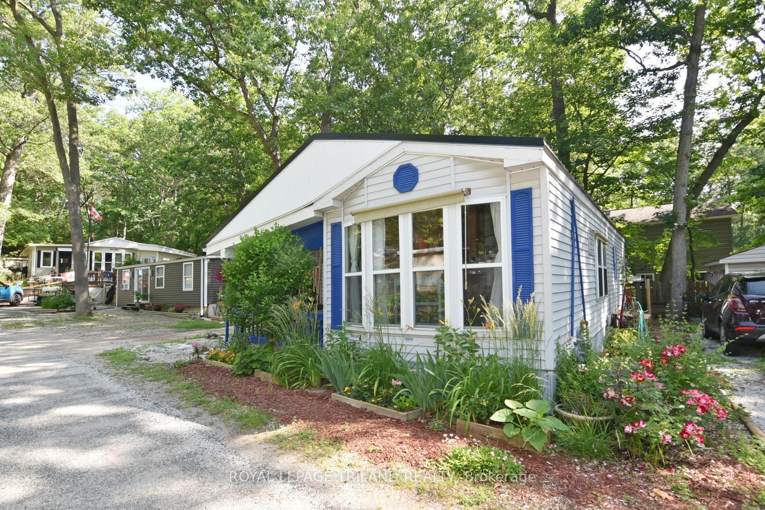 9910-northville-crescent-lambton-shores-ontario-x13513594