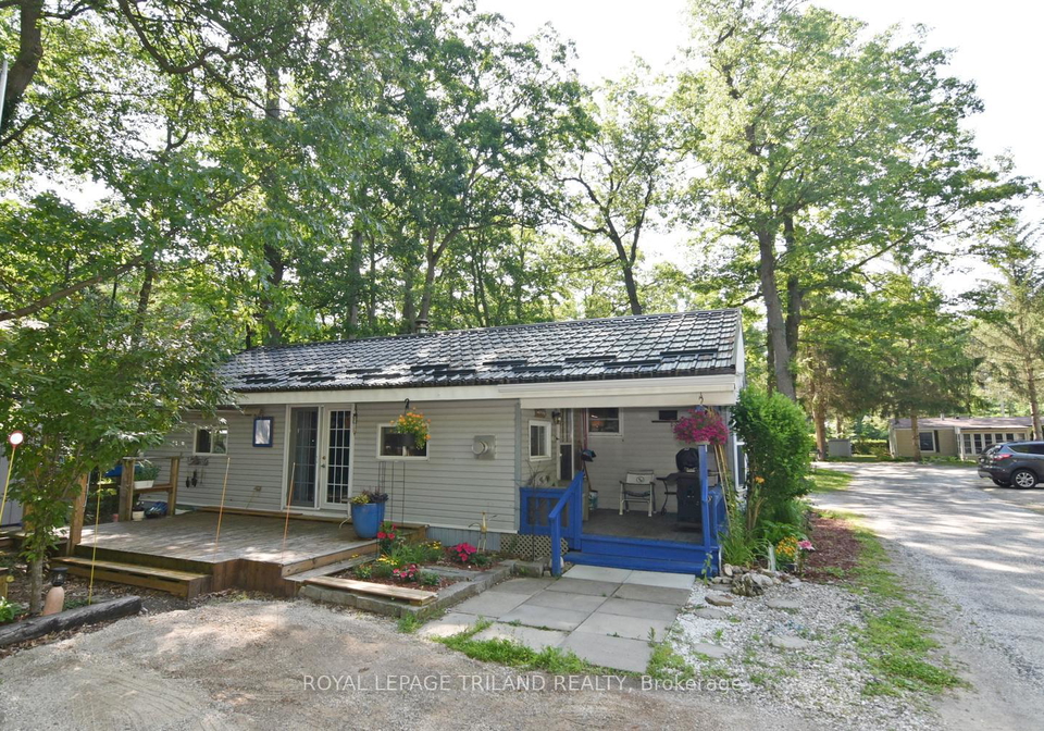 9910-northville-crescent-lambton-shores-ontario-x13513594