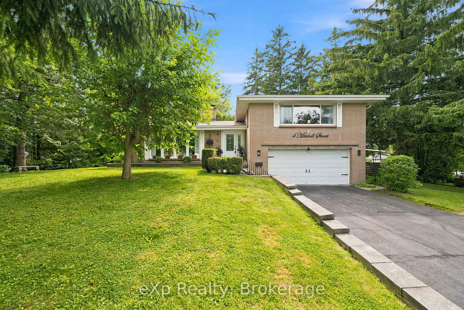 4-mitchell-street-port-hope-ontario-x13513652