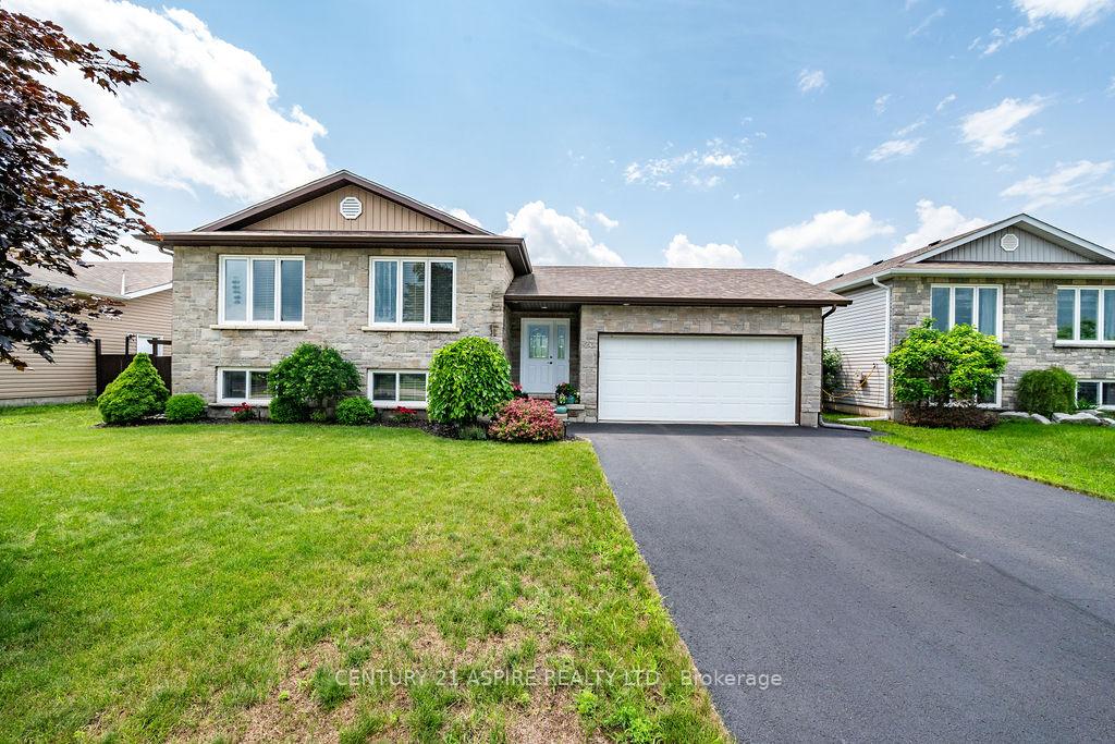 23-boulder-creek-trail-petawawa-ontario-x13513996