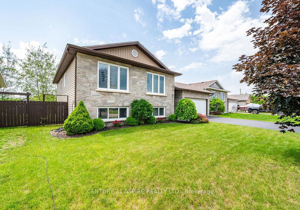 23-boulder-creek-trail-petawawa-ontario-x13513996