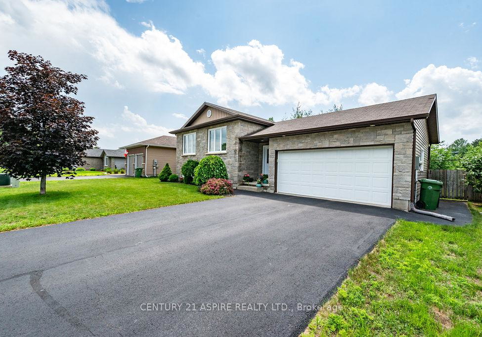 23-boulder-creek-trail-petawawa-ontario-x13513996
