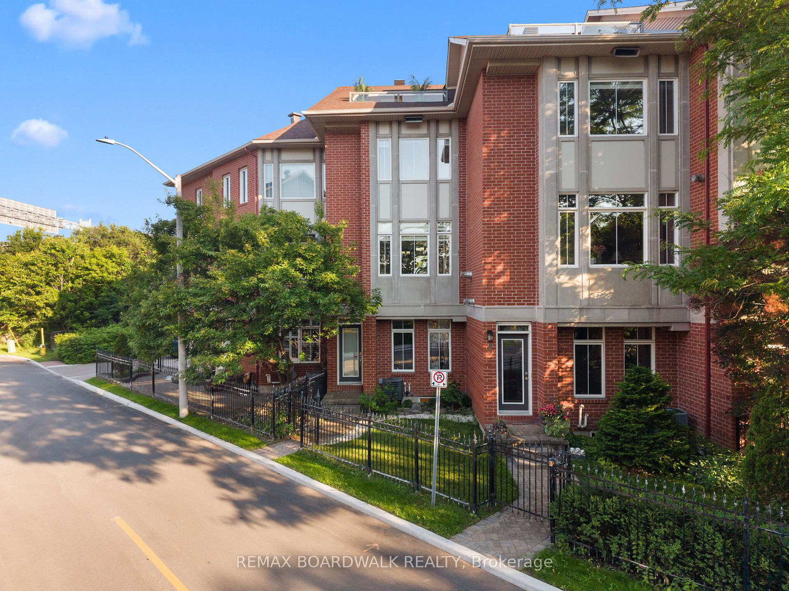 4-harvey-street-ottawa-ontario-x13514134