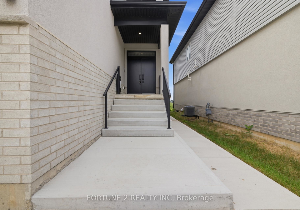1143-hobbs-drive-london-south-ontario-x13514300