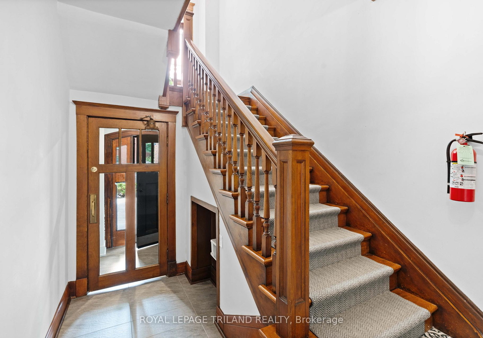 130-windsor-crescent-london-south-ontario-x13514918