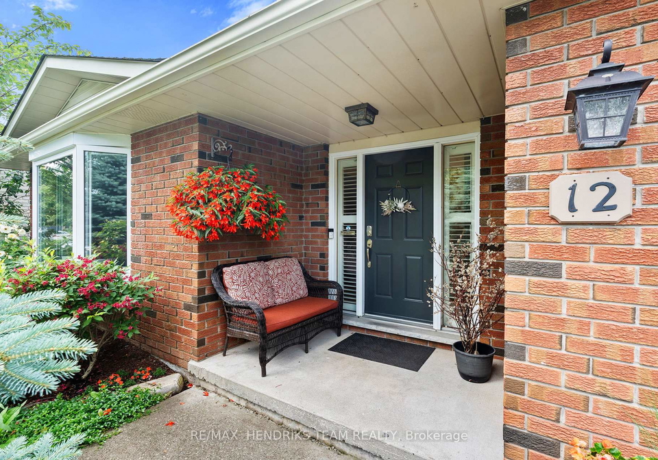 12-stonebridge-gate-st-catharines-ontario-x13515760