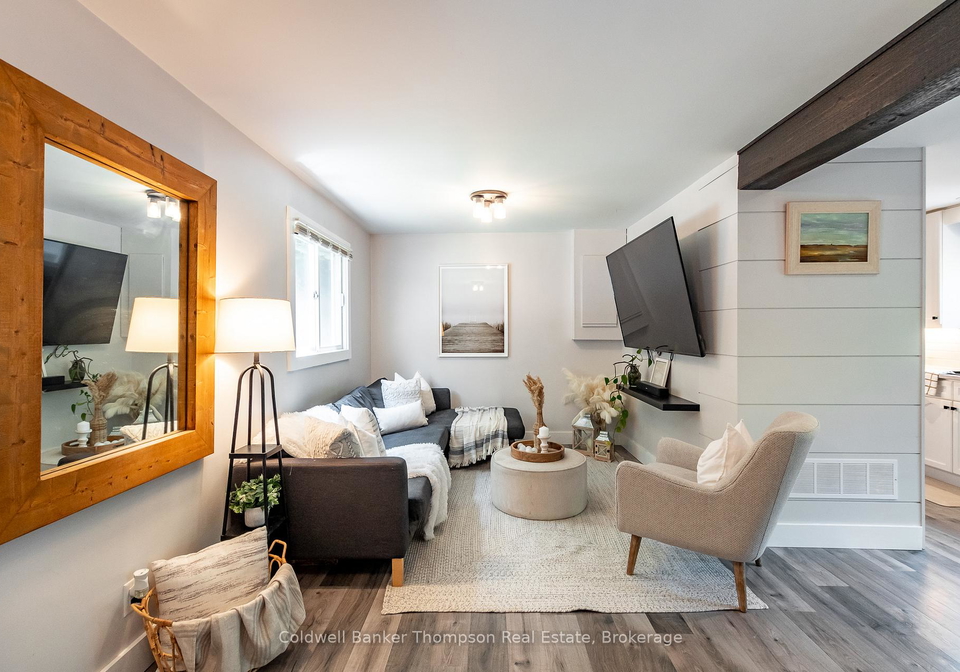 16-walpole-street-huntsville-ontario-x13516312