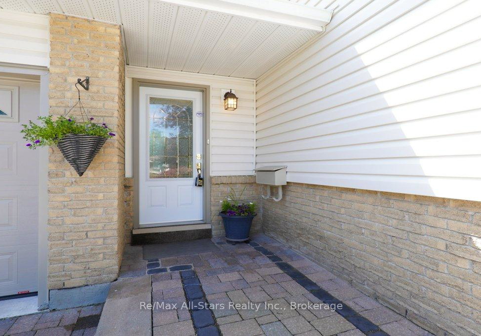 15-edwin-street-kawartha-lakes-ontario-x13518210