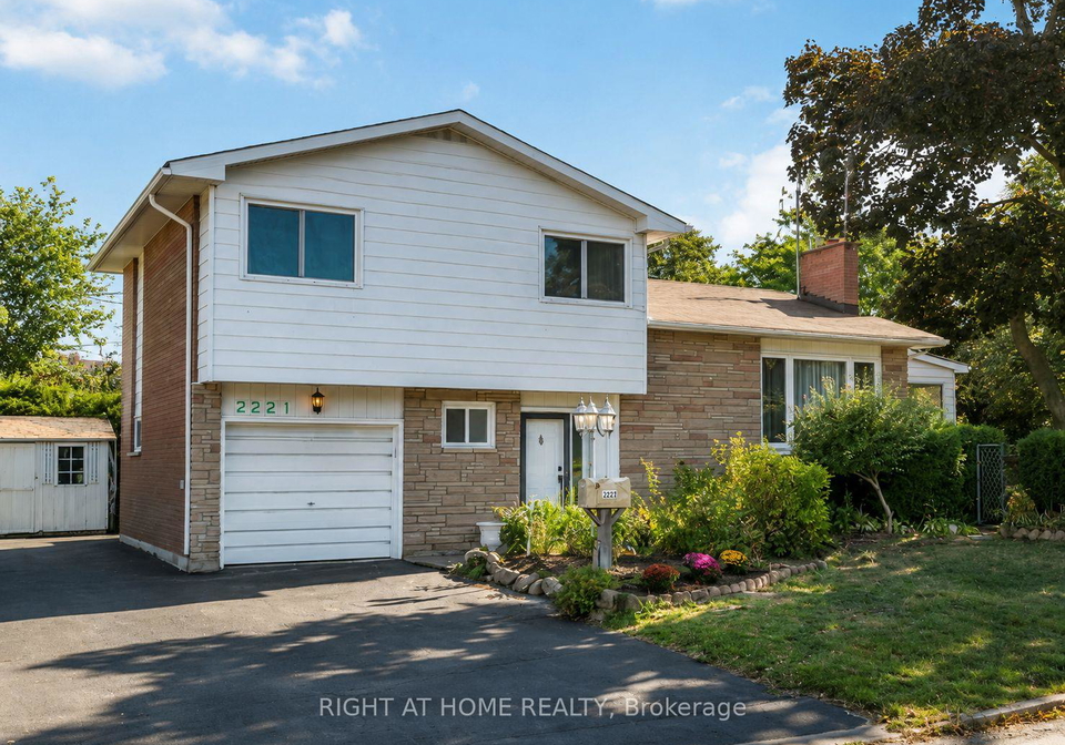 2221-circle-place-ottawa-ontario-x13518220
