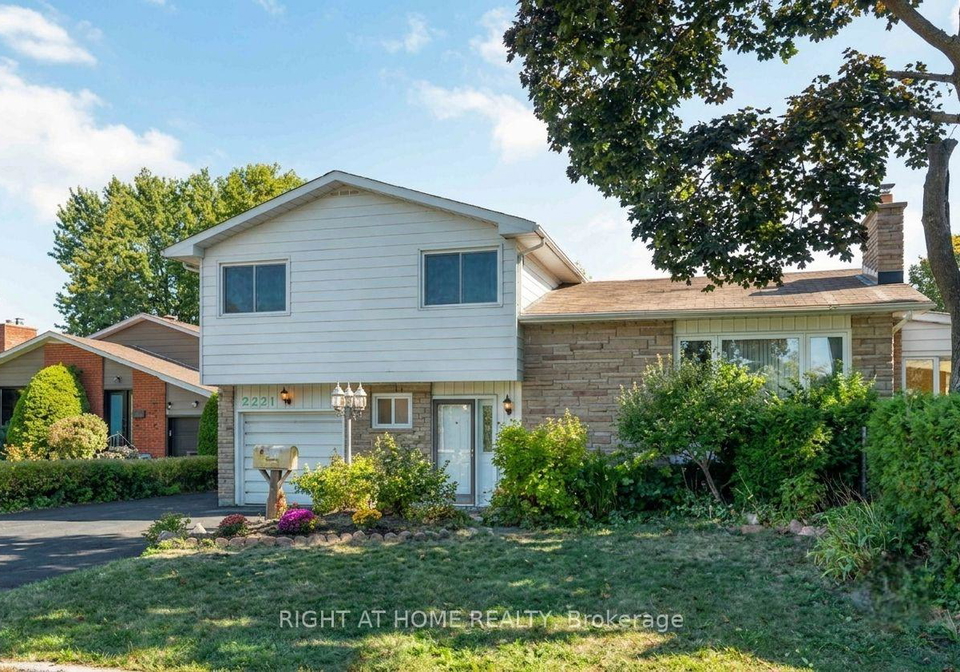 2221-circle-place-ottawa-ontario-x13518220
