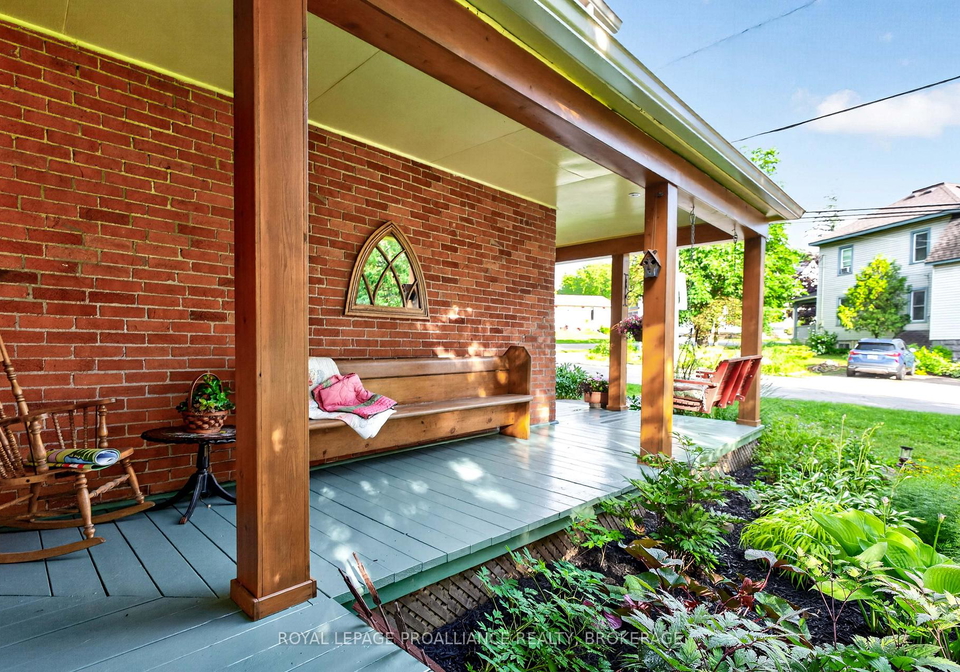 15-rideau-street-westport-ontario-x13518280