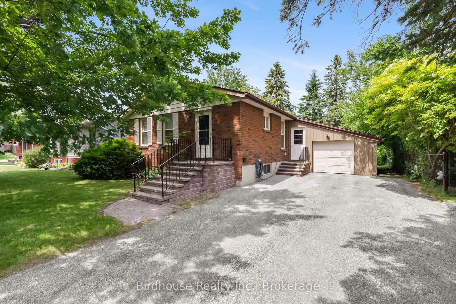 10-oak-street-kawartha-lakes-ontario-x13518350