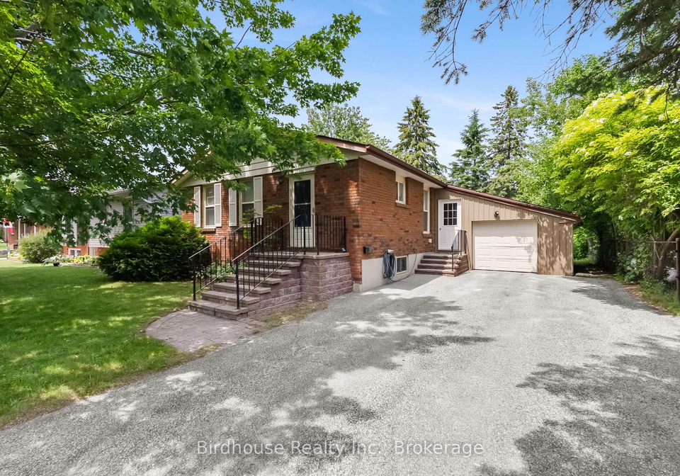 10-oak-street-kawartha-lakes-ontario-x13518350