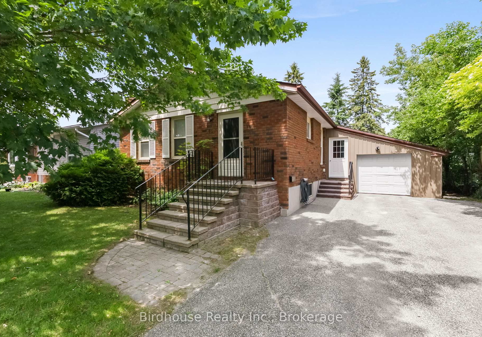 10-oak-street-kawartha-lakes-ontario-x13518350