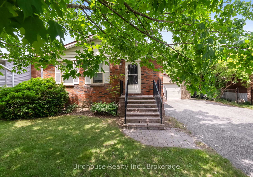 10-oak-street-kawartha-lakes-ontario-x13518350