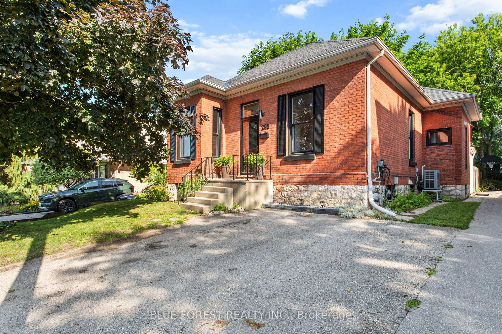 295-buller-street-woodstock-ontario-x13518504