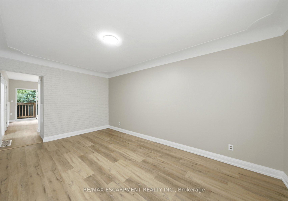 81-cambridge-avenue-hamilton-ontario-x13518654