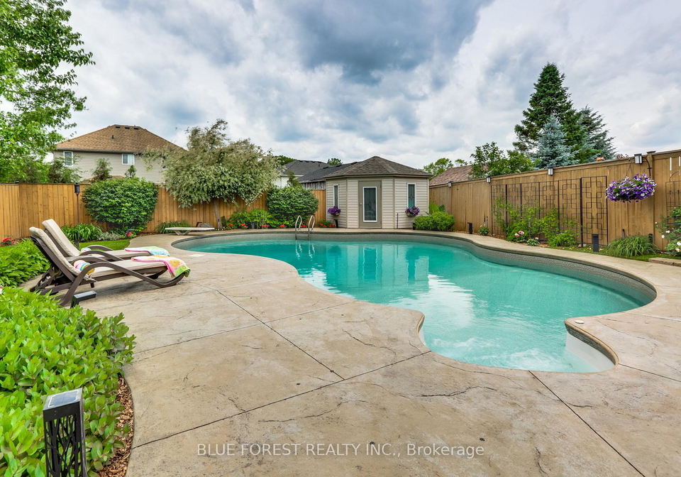 175-forest-grove-crescent-thames-centre-ontario-x13518846