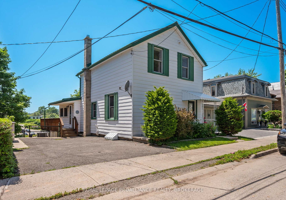 370-stone-street-s-gananoque-ontario-x13518932
