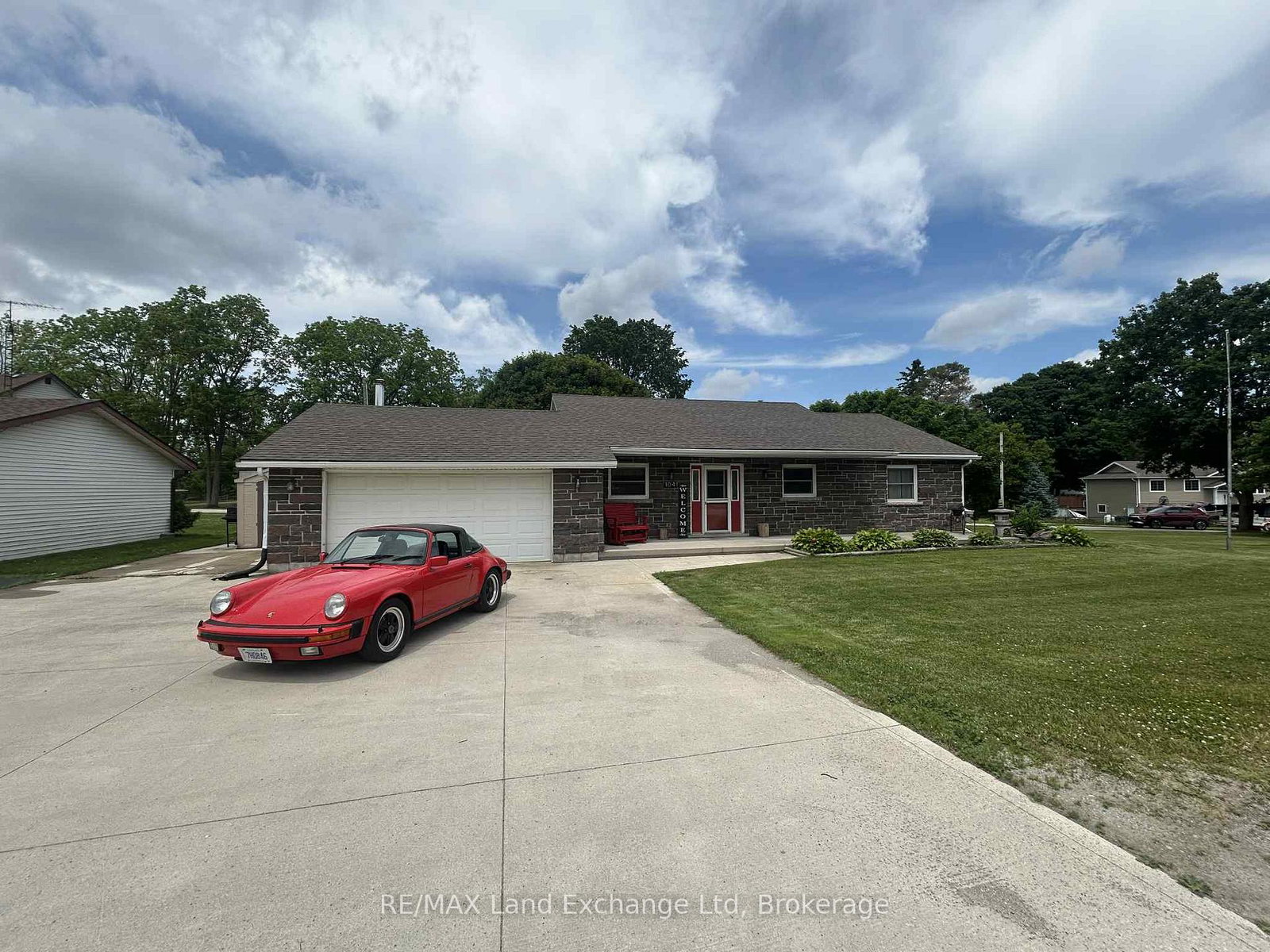 1041-main-street-howick-ontario-x13519210