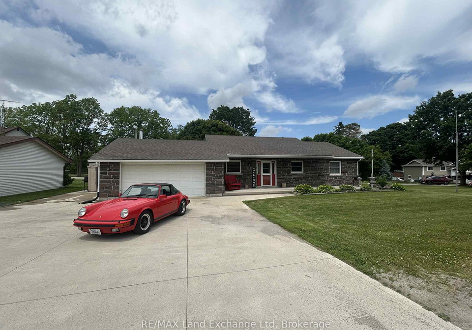 1041-main-street-howick-ontario-x13519210
