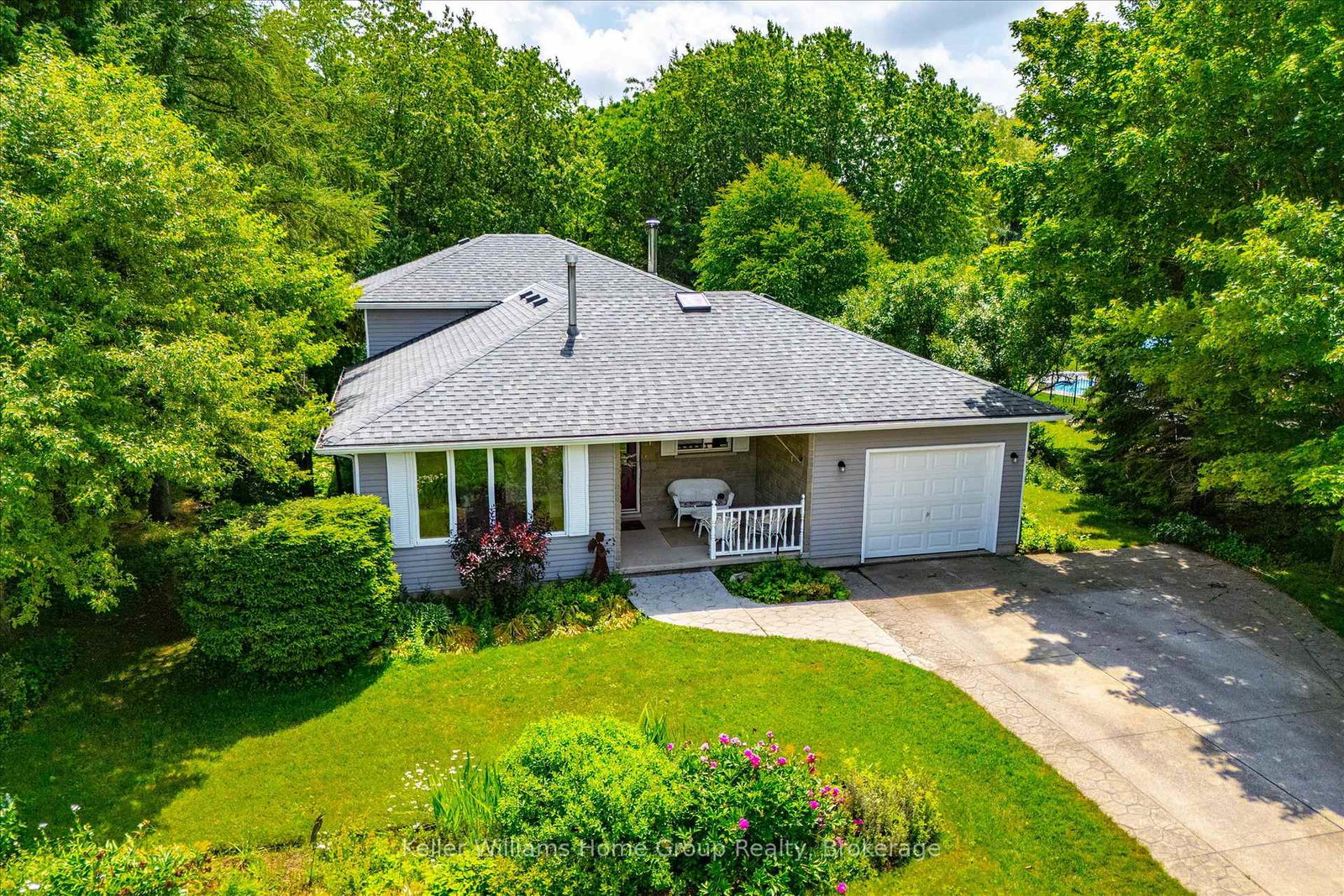 27-atchison-lane-centre-wellington-ontario-x13519544