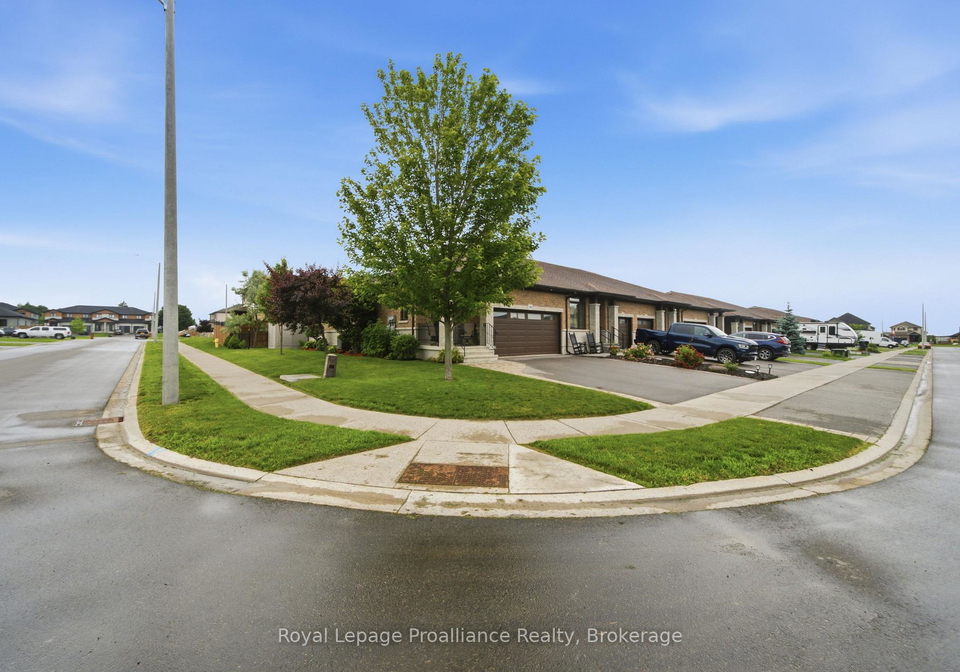 39-cypress-drive-belleville-ontario-x13519878