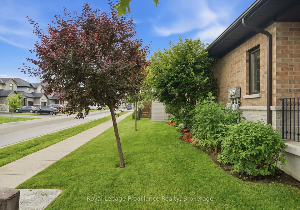 39-cypress-drive-belleville-ontario-x13519878