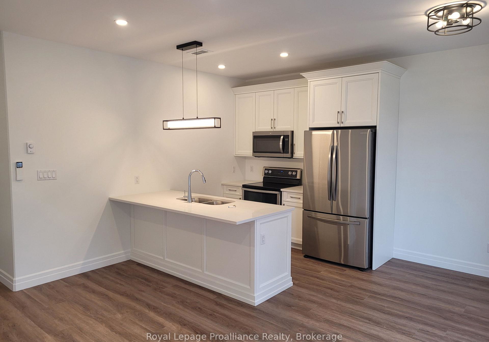 15-bay-street-quinte-west-ontario-x13520336