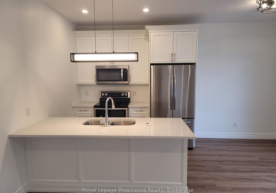15-bay-street-quinte-west-ontario-x13520336