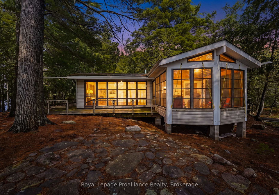 786-mazinaw-lake-addington-highlands-ontario-x13520474