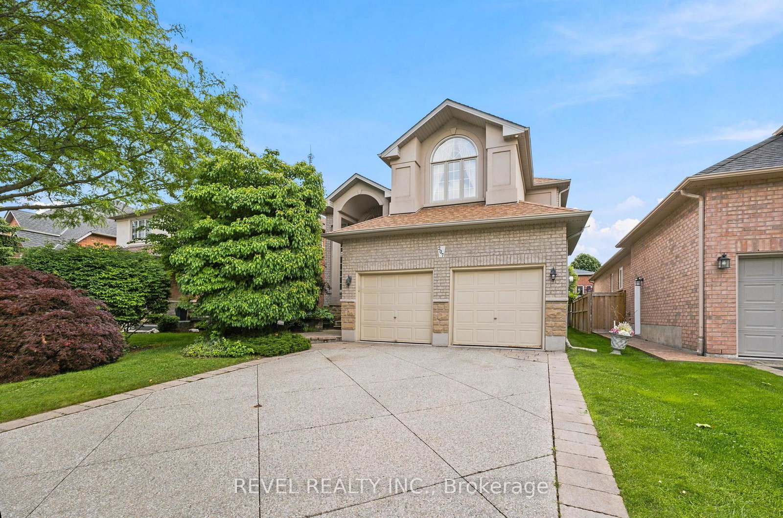 207-valridge-drive-hamilton-ontario-x13520842