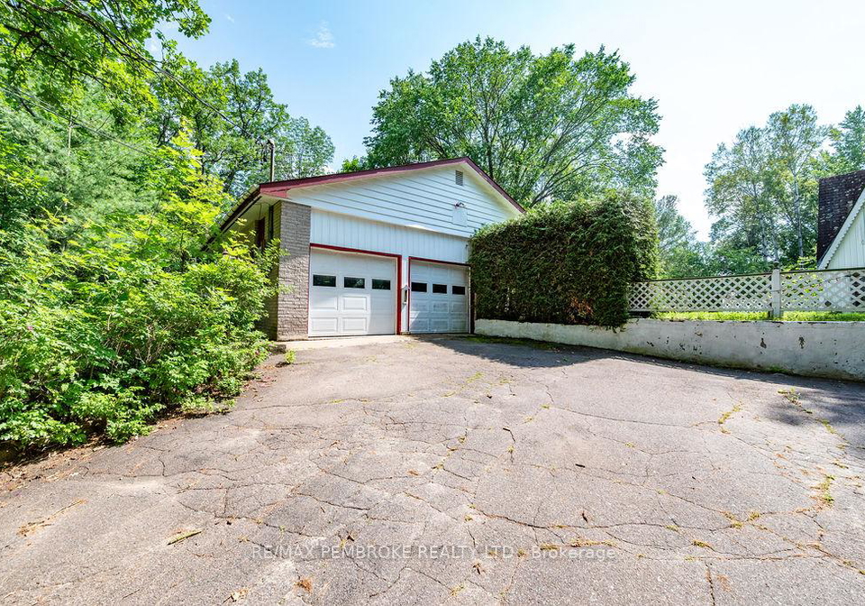 775-pinegrove-crescent-petawawa-ontario-x13521156