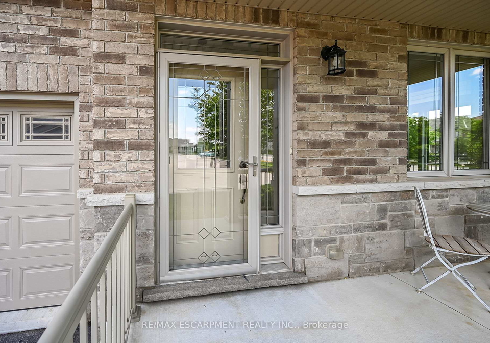 14-ecker-lane-hamilton-ontario-x13521806