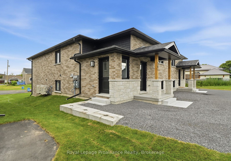 90b-lywood-street-belleville-ontario-x13521834