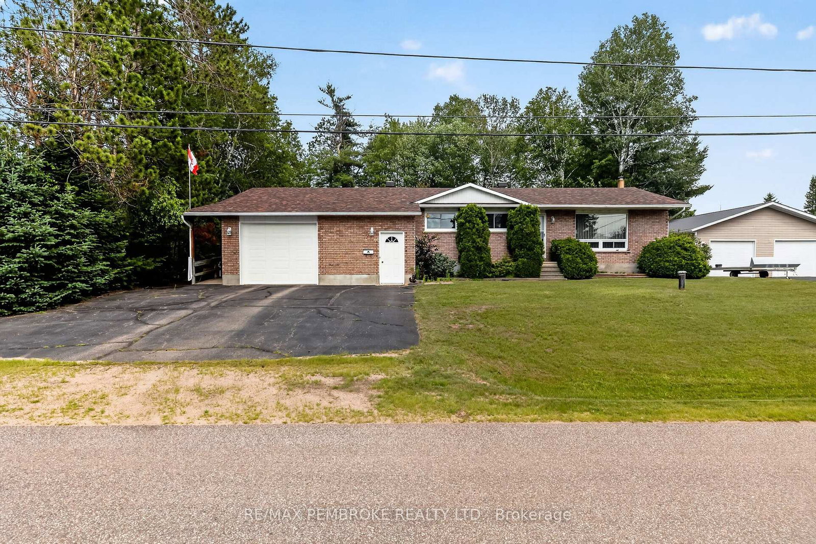 7-martin-street-laurentian-hills-ontario-x13522922