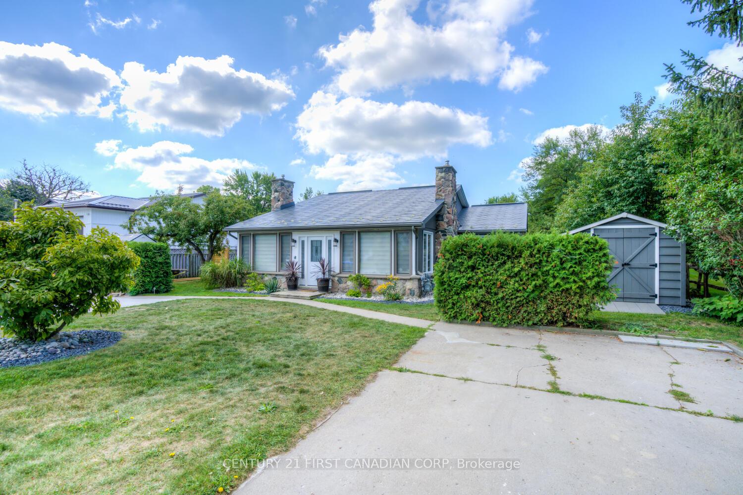 7583-biddulph-street-lambton-shores-ontario-x13524490