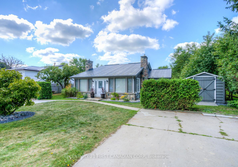 7583-biddulph-street-lambton-shores-ontario-x13524490
