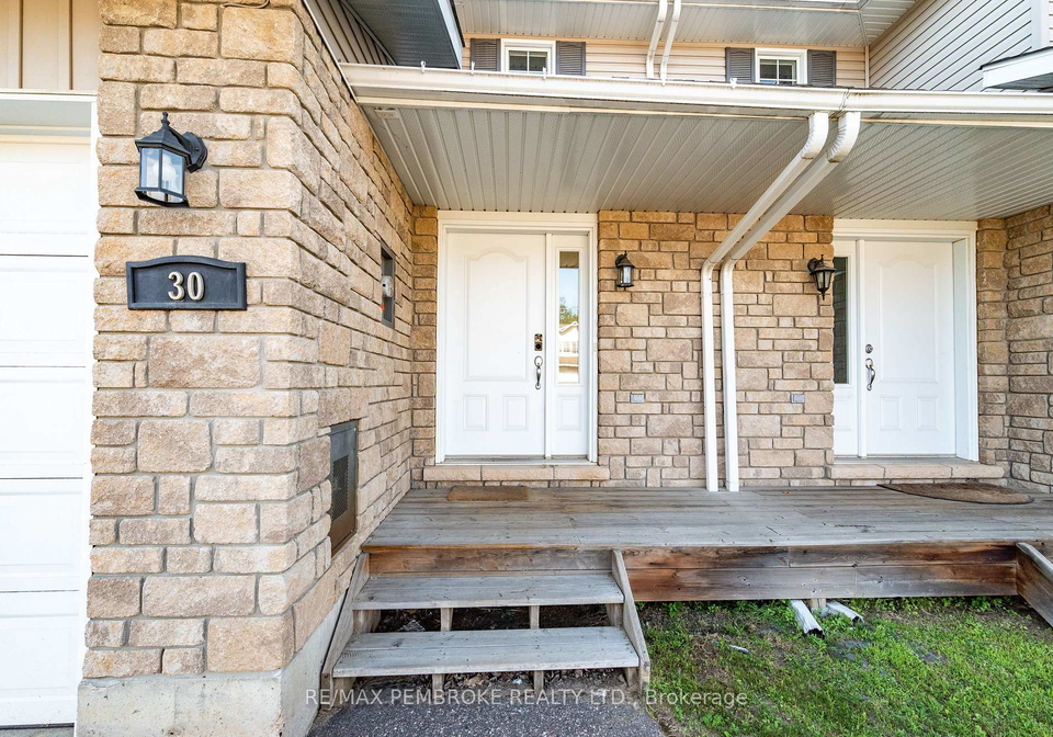 30-winston-avenue-petawawa-ontario-x13524496