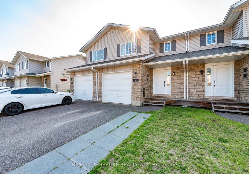 30-winston-avenue-petawawa-ontario-x13524496