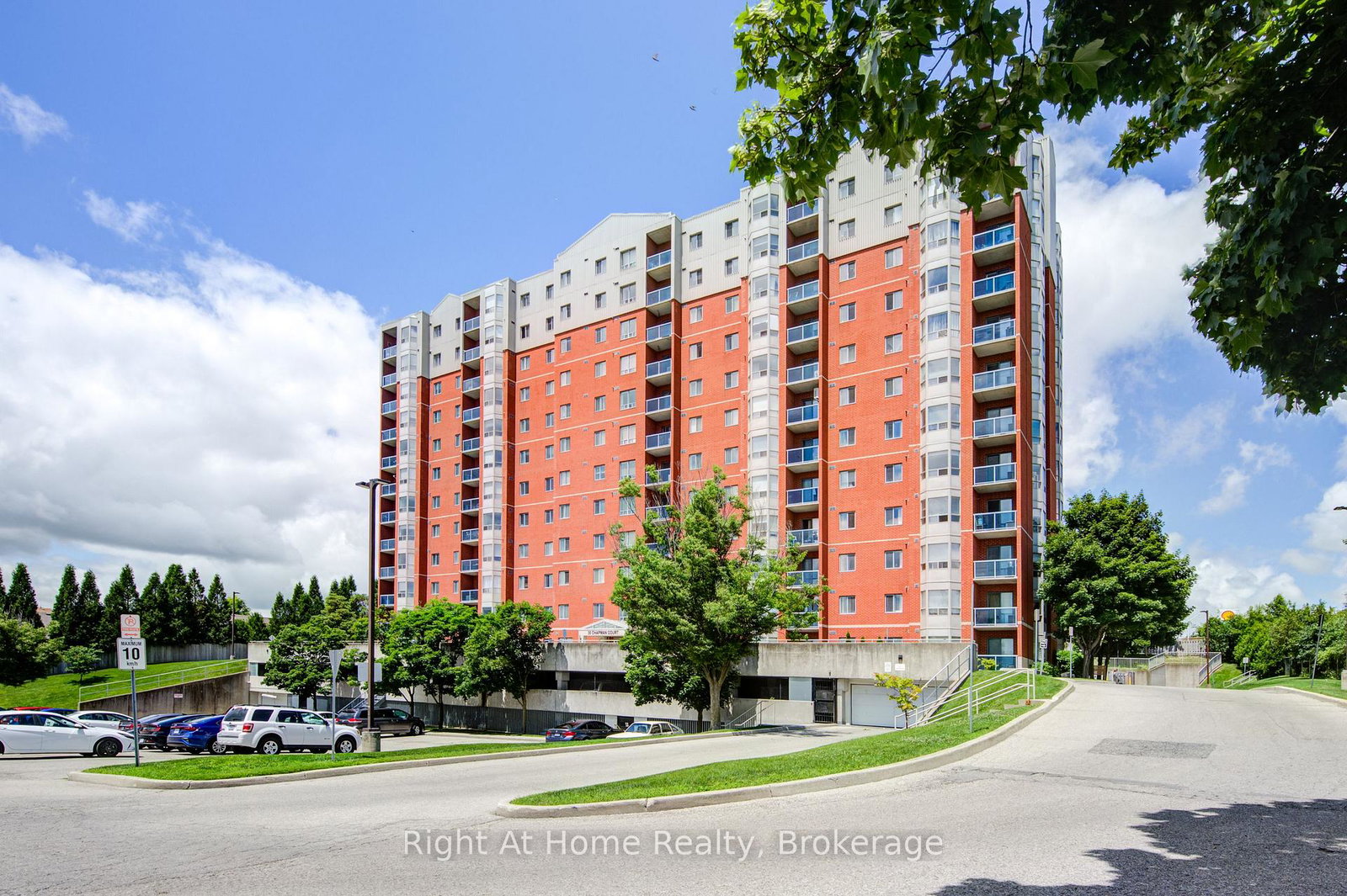30-chapman-court-london-north-ontario-x13524774