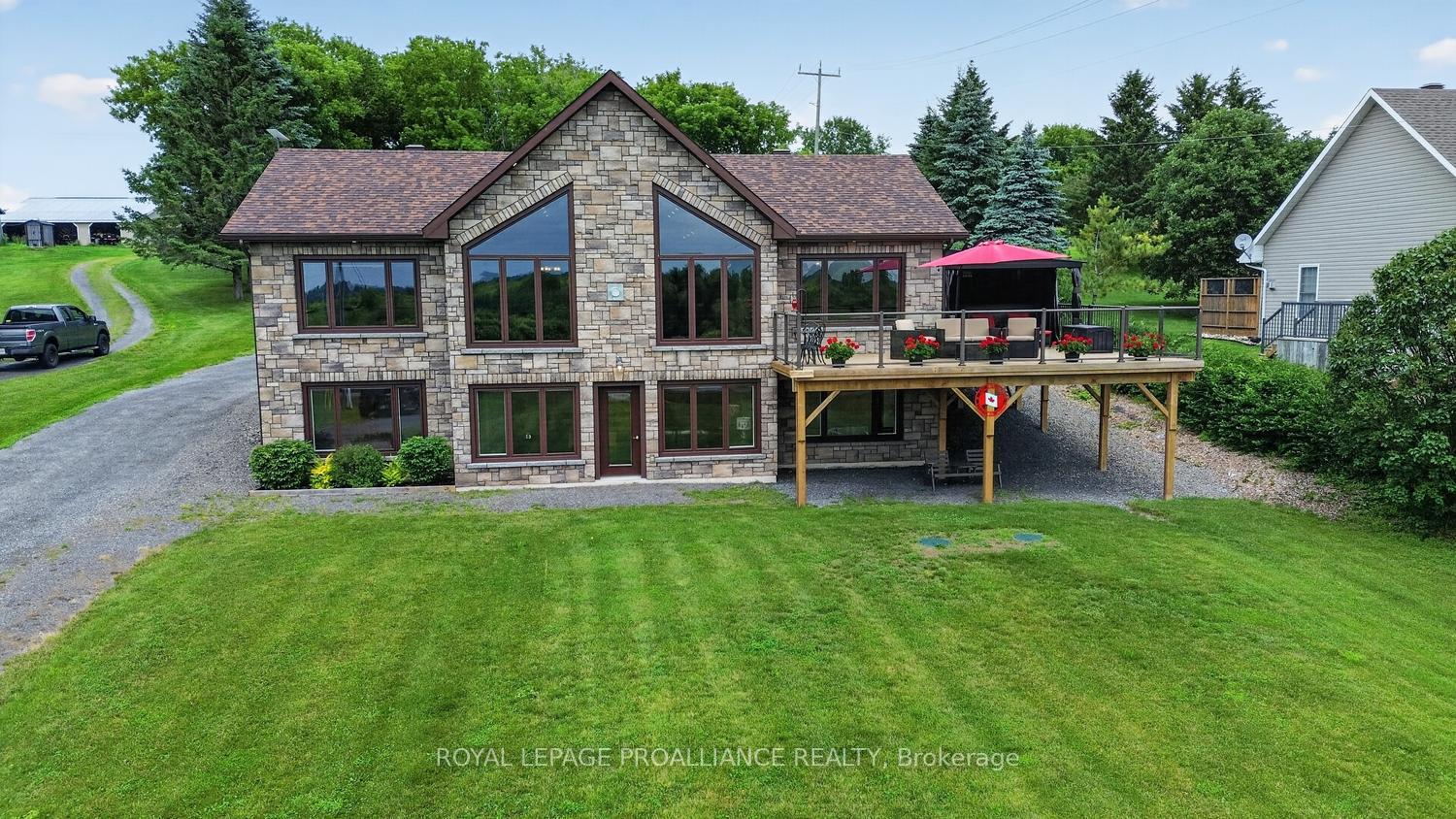 10283-county-road-2-south-dundas-ontario-x13524976